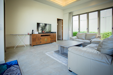 Living Room 2 Bedrooms Pool Villa Phuket : Yipmunta Pool Villa Phuket.